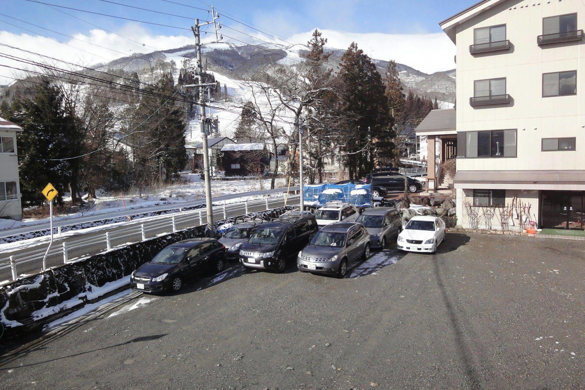 Hakuba Glad Inn Ebisuya Exterior foto